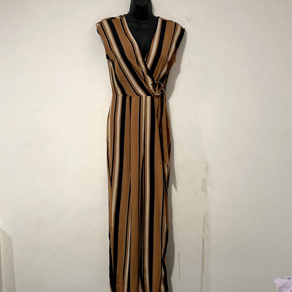 Timing Feminine Pantsuit. Stylish business jumpsuit with invisible zippe…